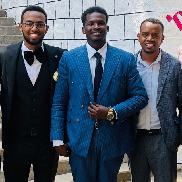 ከማይታወቁ አካላት በተደጋጋሚ ጥሪዎች እና "አርፋችሁ አትቀመጡም"  ብጤ የጽሑፍ መልዕክቶች እየደረሱኝ ነው።