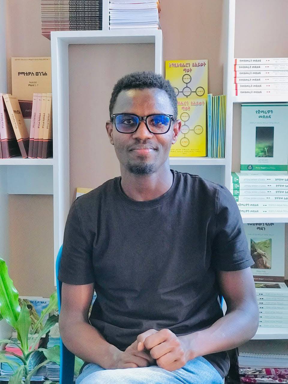 መንግስትም ለውይይት ክፍት ሆኖ ሰራተኞችን ማቀራረብ እና ከስራ የተሰናበቱትን ወደ ስራ እንዲመልሳቸው መንግስት በሚቀበለው ማህበር አማካኝነት በቂ የንቅናቄው ተወካዮች ሲገኙ ለመወያየት የሚቻል እንደሆነ ተግባብተናል።